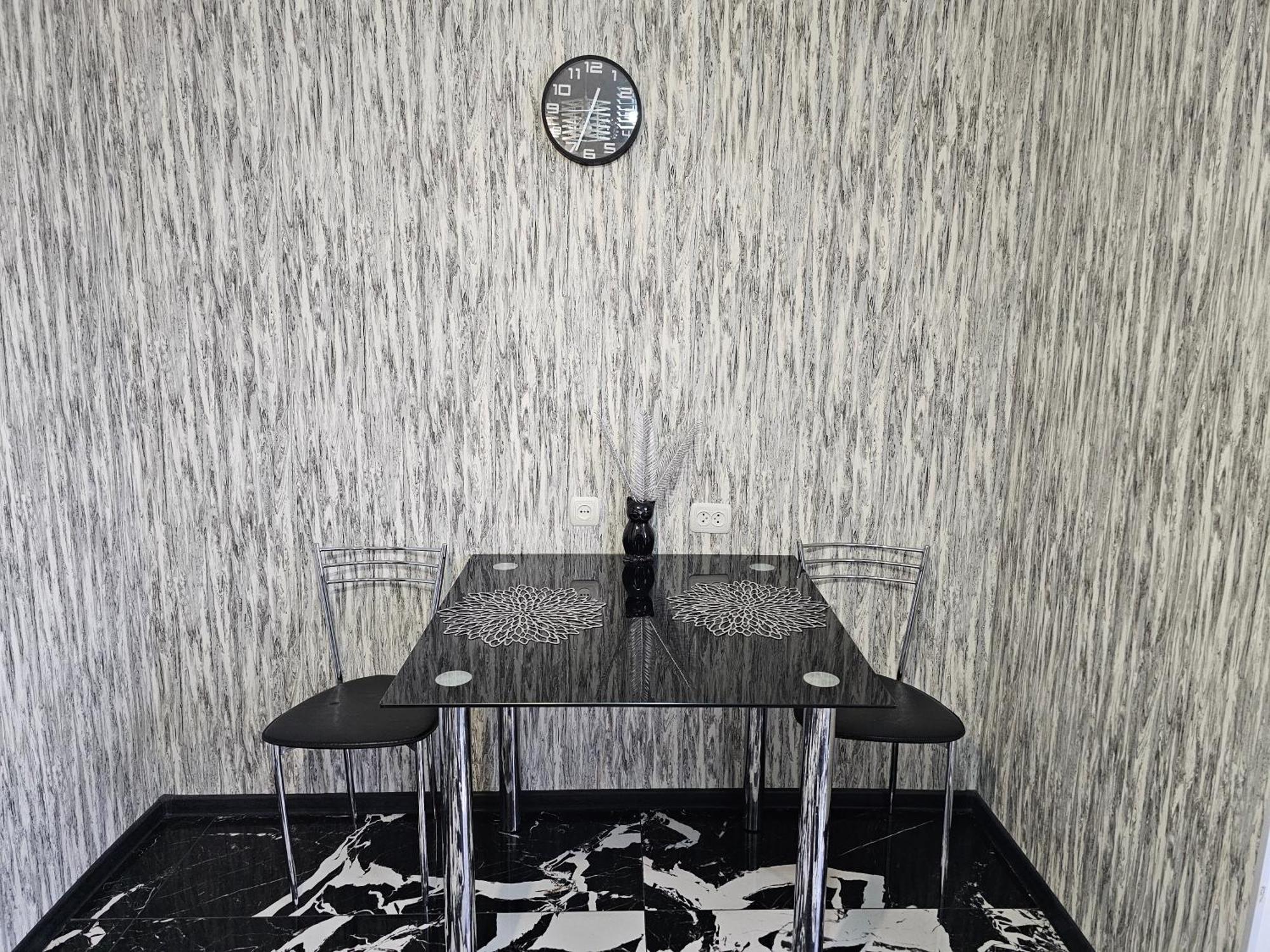 Black And White Apartment Chişinău Eksteriør billede