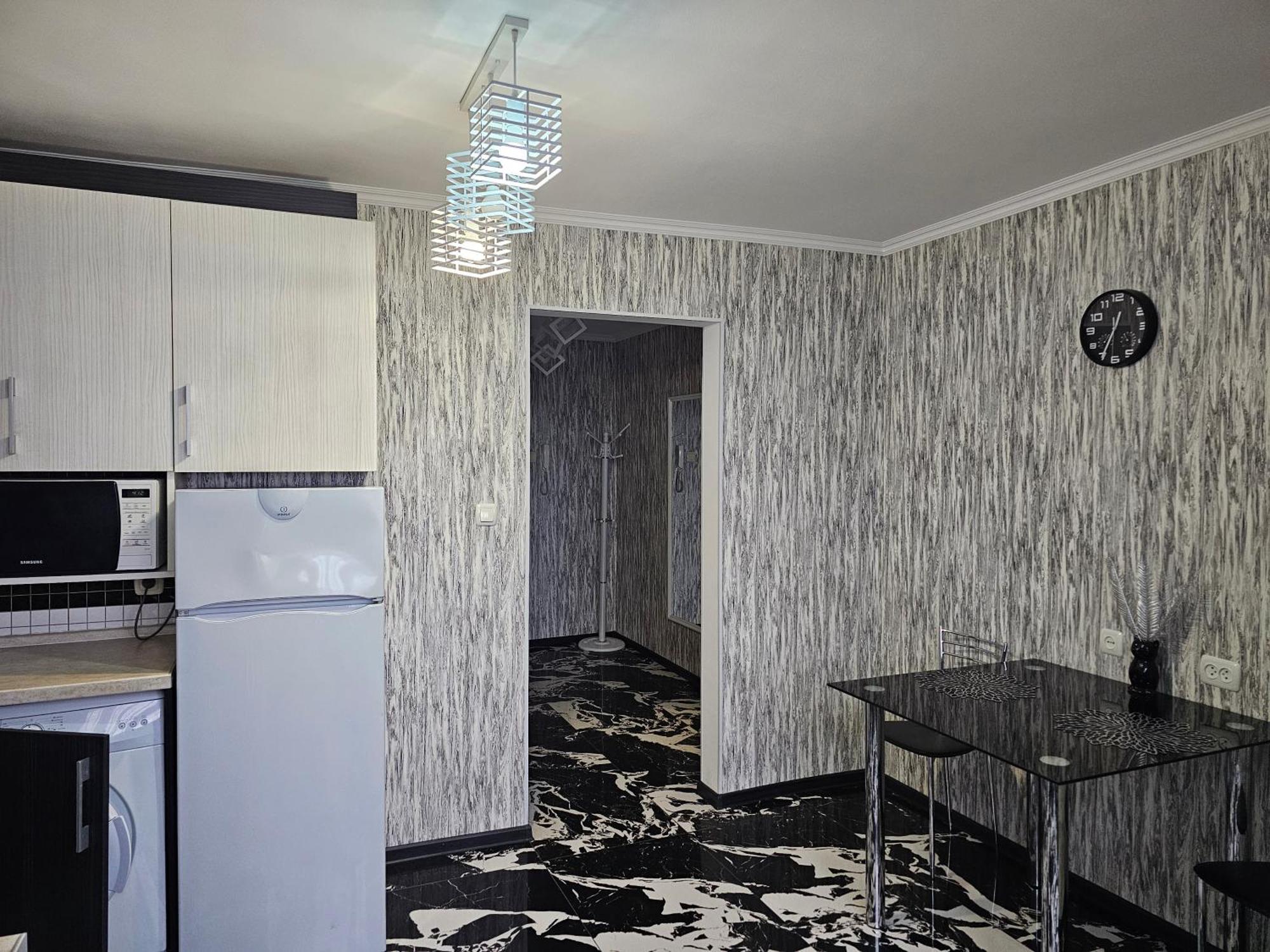 Black And White Apartment Chişinău Eksteriør billede