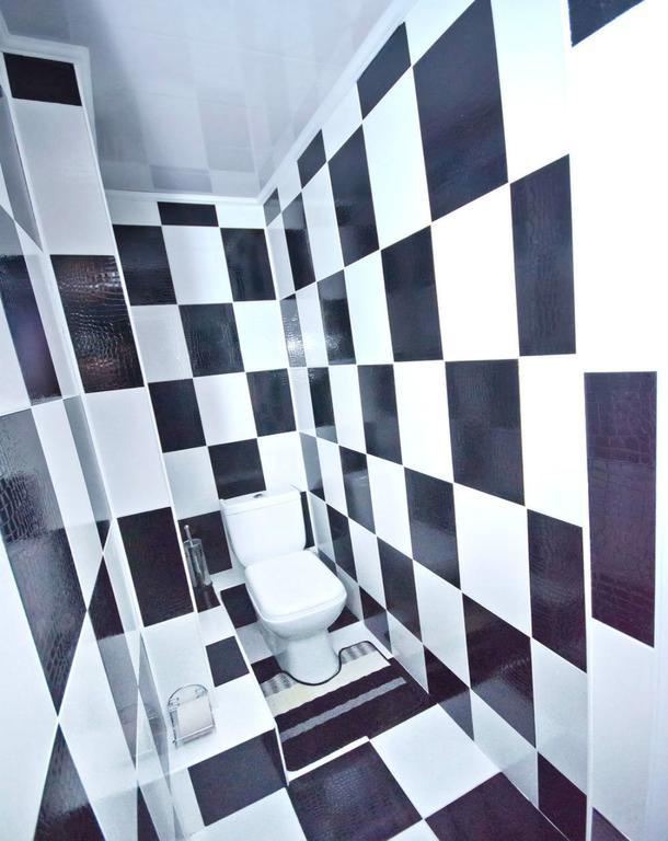 Black And White Apartment Chişinău Eksteriør billede