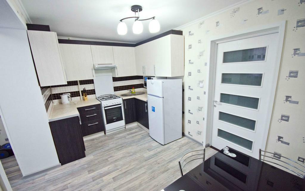 Black And White Apartment Chişinău Eksteriør billede